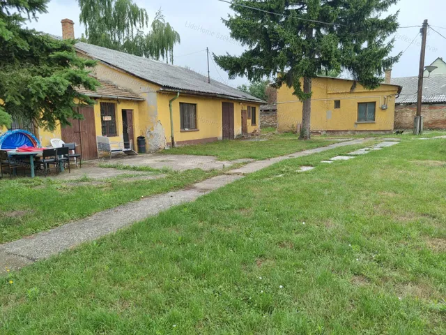 Eladó kereskedelmi és ipari ingatlan Mór 1528 nm