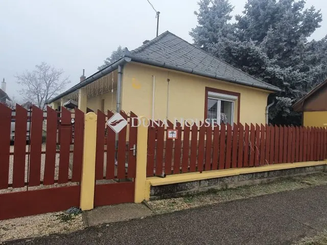 Eladó ház Csajág 90 nm