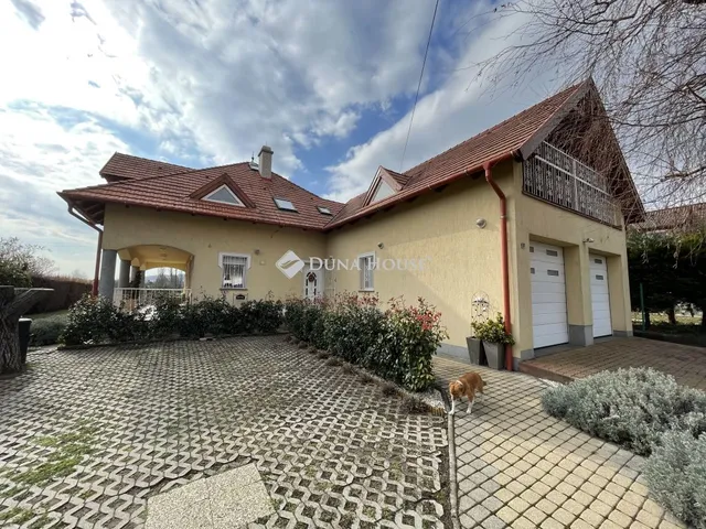 Eladó ház Balatonalmádi 218 nm