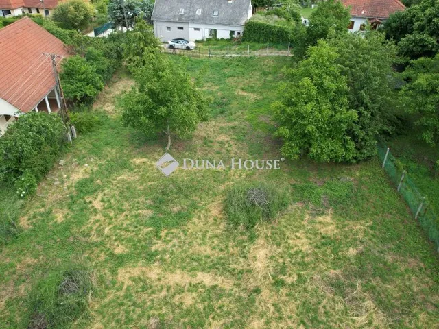 Eladó telek Balatonalmádi 1539 nm