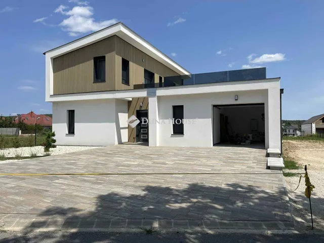 Eladó ház Cserszegtomaj 177 nm