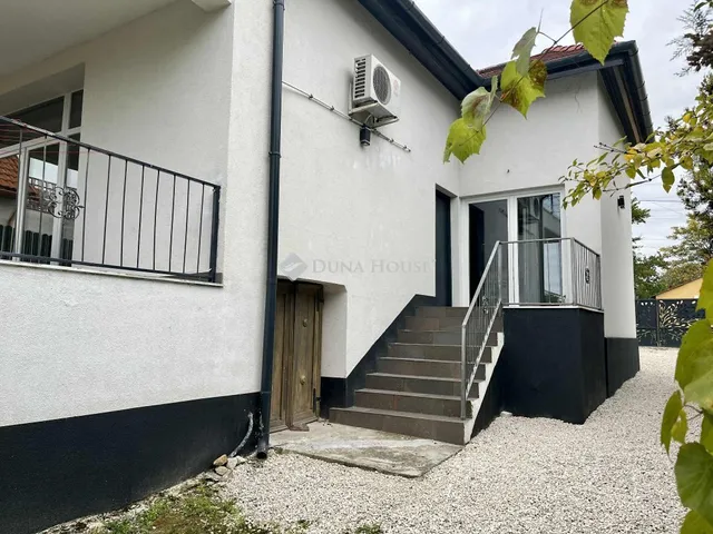 Eladó ház Zánka 180 nm