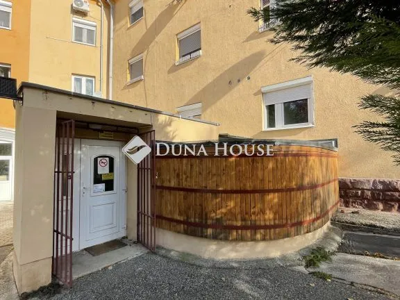 Eladó kereskedelmi és ipari ingatlan Ajka 135 nm