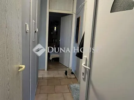 Eladó lakás Pétfürdő 59 nm