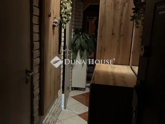 Eladó lakás Hajmáskér 42 nm