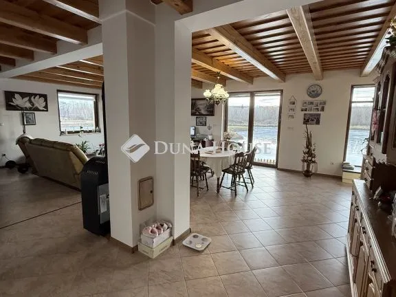 Eladó ház Ajka 220 nm