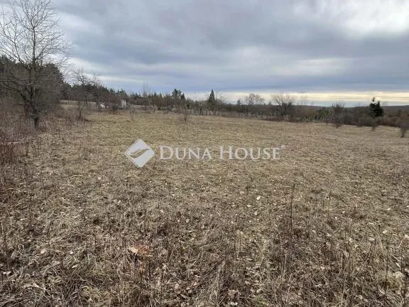 Eladó telek Pula 7276 nm