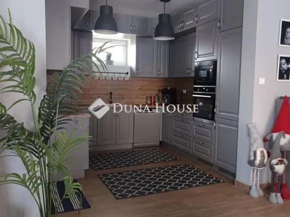 Eladó ház Sóly 220 nm