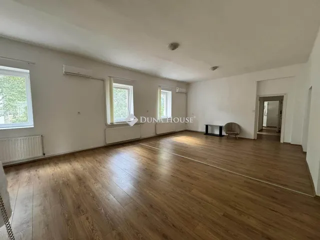 Eladó lakás Balatonfűzfő 343 nm