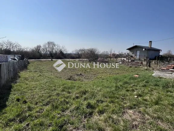 Eladó telek Várpalota 1937 nm