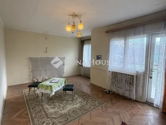 Eladó lakás Balatonfűzfő 76 nm