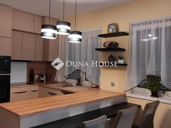 Eladó ház Várpalota 101 nm