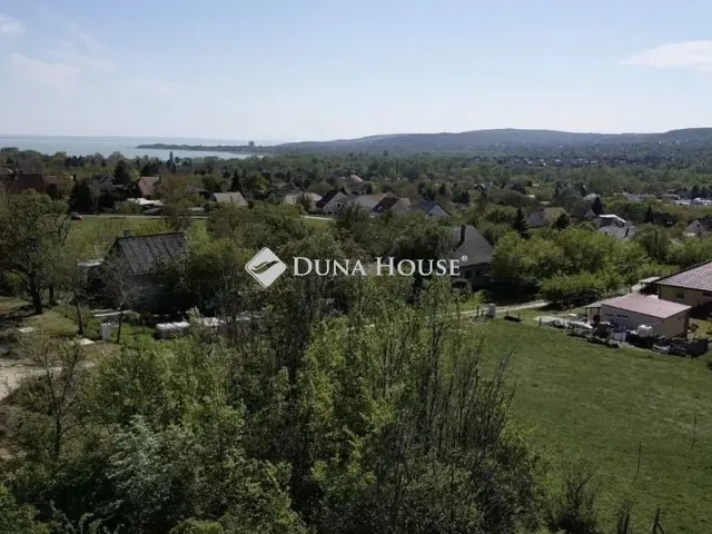 Eladó telek Balatonfűzfő 1276 nm