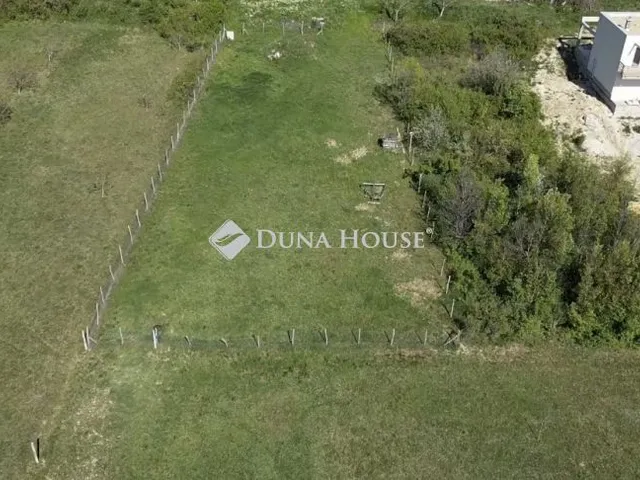 Eladó telek Balatonfűzfő 1276 nm
