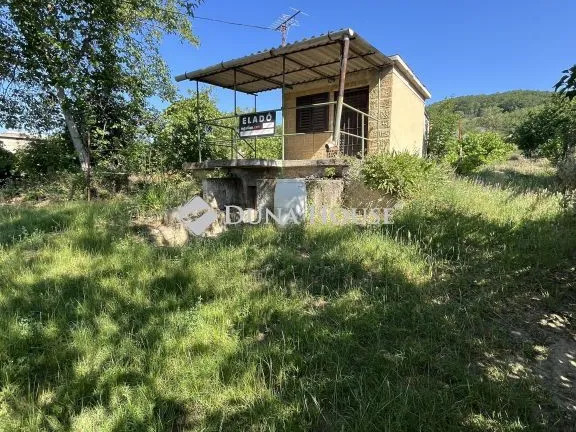 Eladó telek Várpalota 1005 nm
