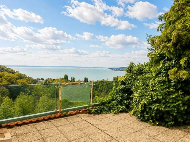 Eladó nyaraló Balatonfűzfő 56 nm