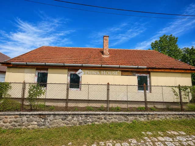 Eladó ház Abasár, Völgy út 110 nm