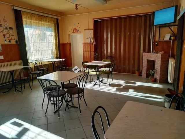 Eladó kereskedelmi és ipari ingatlan Szentpéterszeg 80 nm