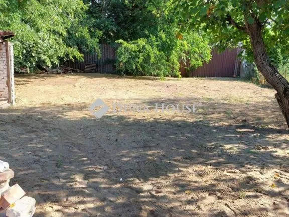 Eladó telek Gyál 605 nm