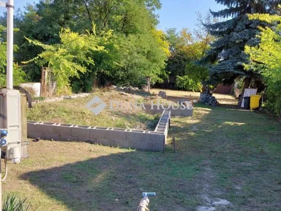 Eladó telek Gyál 605 nm