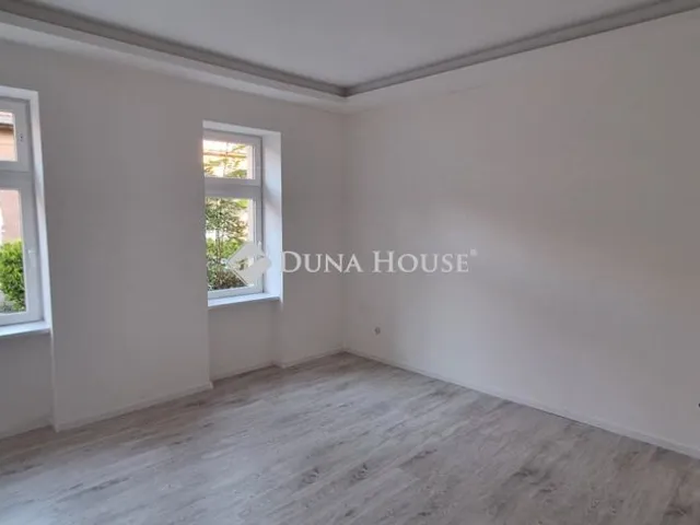 Eladó lakás Budapest XV. kerület 101 nm