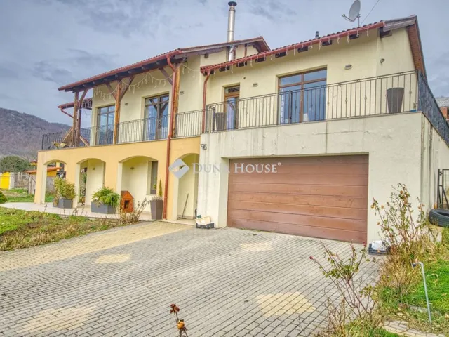 Eladó ház Pilisszentkereszt 222 nm