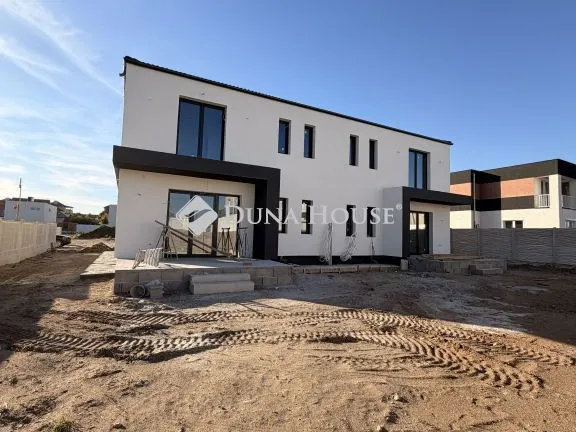 Eladó ház Budapest XVIII. kerület 137 nm