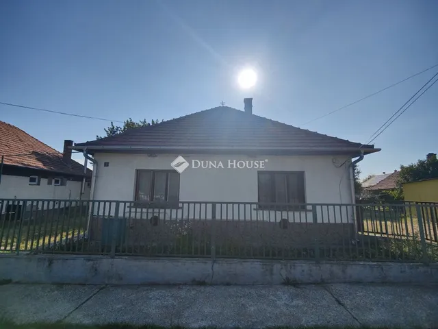 Eladó ház Úri 86 nm