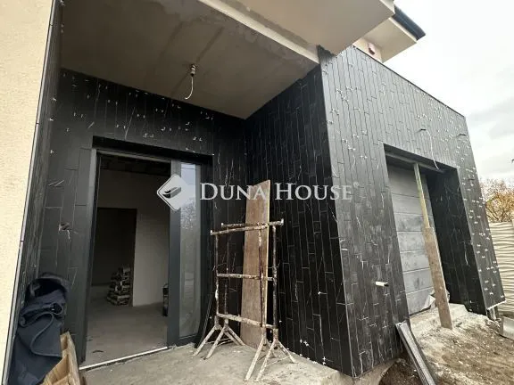 Eladó ház Gyál 285 nm