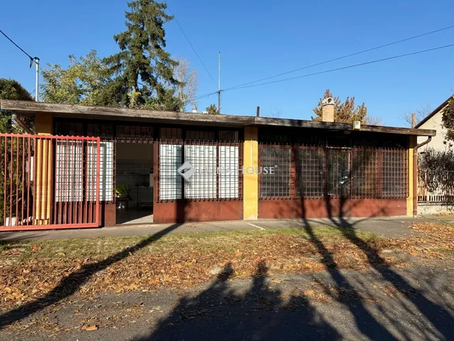 Kiadó kereskedelmi és ipari ingatlan Budapest X. kerület 130 nm