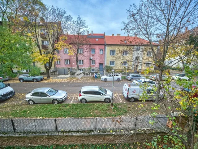 Eladó lakás Pécs 92 nm