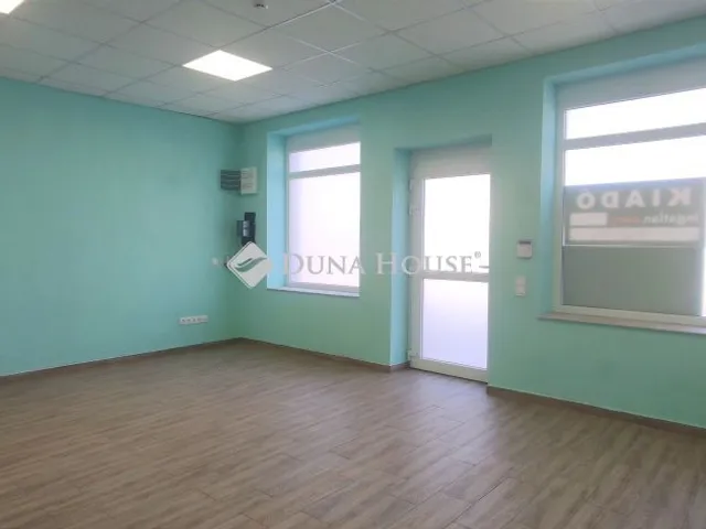 Kiadó kereskedelmi és ipari ingatlan Budapest XVI. kerület 44 nm