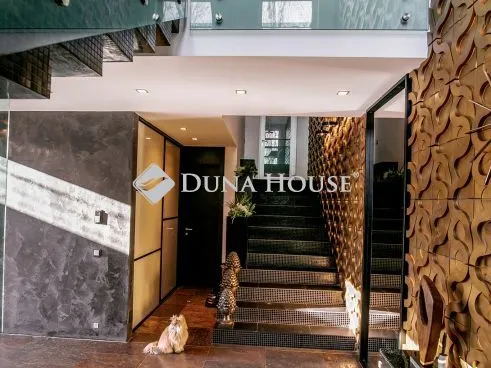 Eladó ház Budapest II. kerület 352 nm