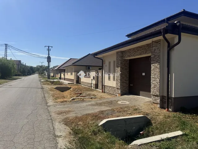Eladó telek Cegléd 599 nm