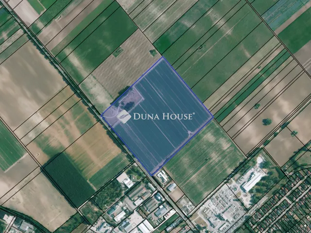 Eladó kereskedelmi és ipari ingatlan Ócsa 150000 nm