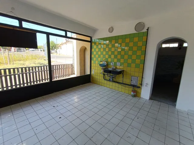 Eladó kereskedelmi és ipari ingatlan Veszprém, Egyetemváros 37 nm