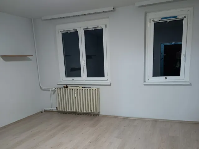 Eladó lakás Veszprém, Jutasi úti lakótelep 32 nm