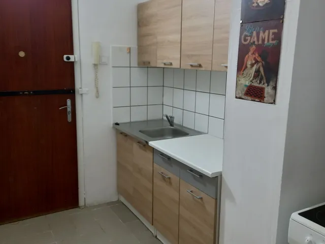 Eladó lakás Veszprém, Jutasi úti lakótelep 32 nm