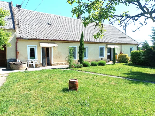 Eladó ház Herend 90 nm