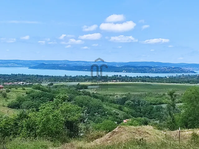 Eladó telek Kőröshegy 1606 nm