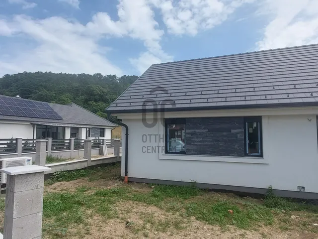Eladó nyaraló Vonyarcvashegy 88 nm