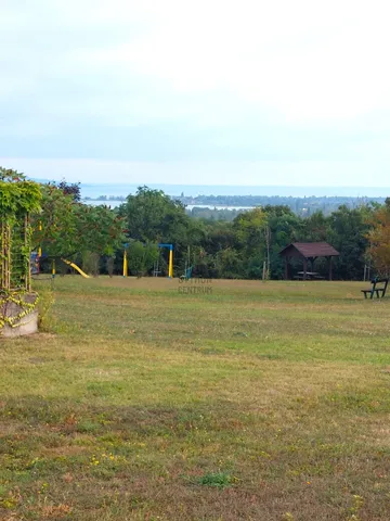 Eladó telek Balatonföldvár 872 nm