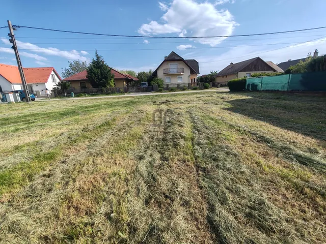 Eladó telek Balatonberény 1434 nm