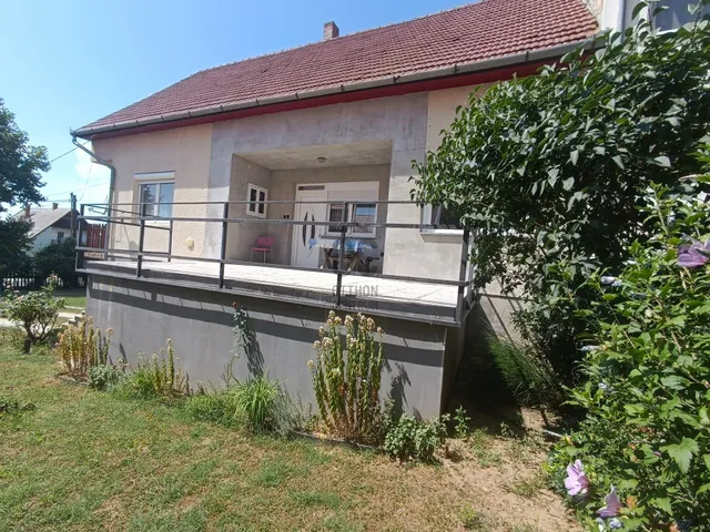 Eladó üdülő és hétvégi ház Fonyód 101 nm