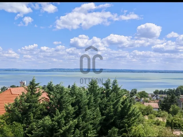 Eladó üdülő és hétvégi ház Badacsonytomaj 194 nm