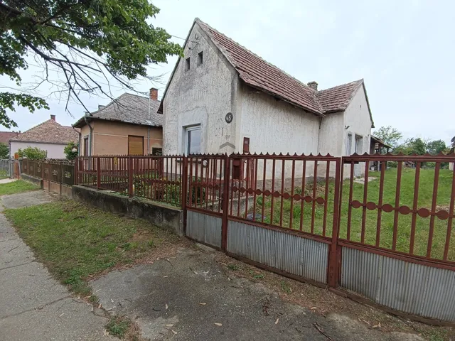 Eladó ház Inke 75 nm