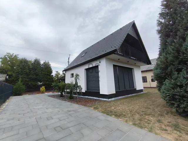 Eladó nyaraló Balatonmáriafürdő 82 nm