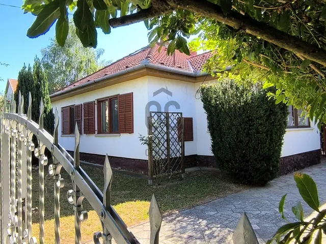 Eladó nyaraló Balatonboglár 120 nm