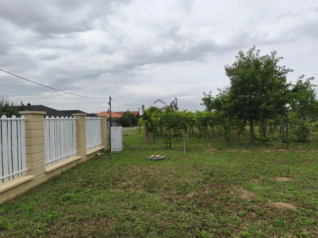Eladó telek Balatonmáriafürdő 730 nm