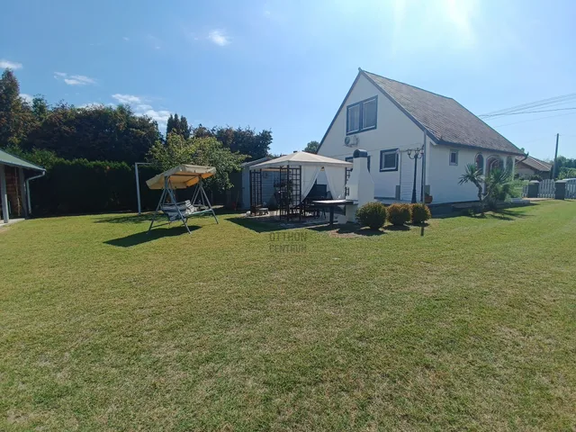 Eladó üdülő és hétvégi ház Balatonmáriafürdő 102 nm